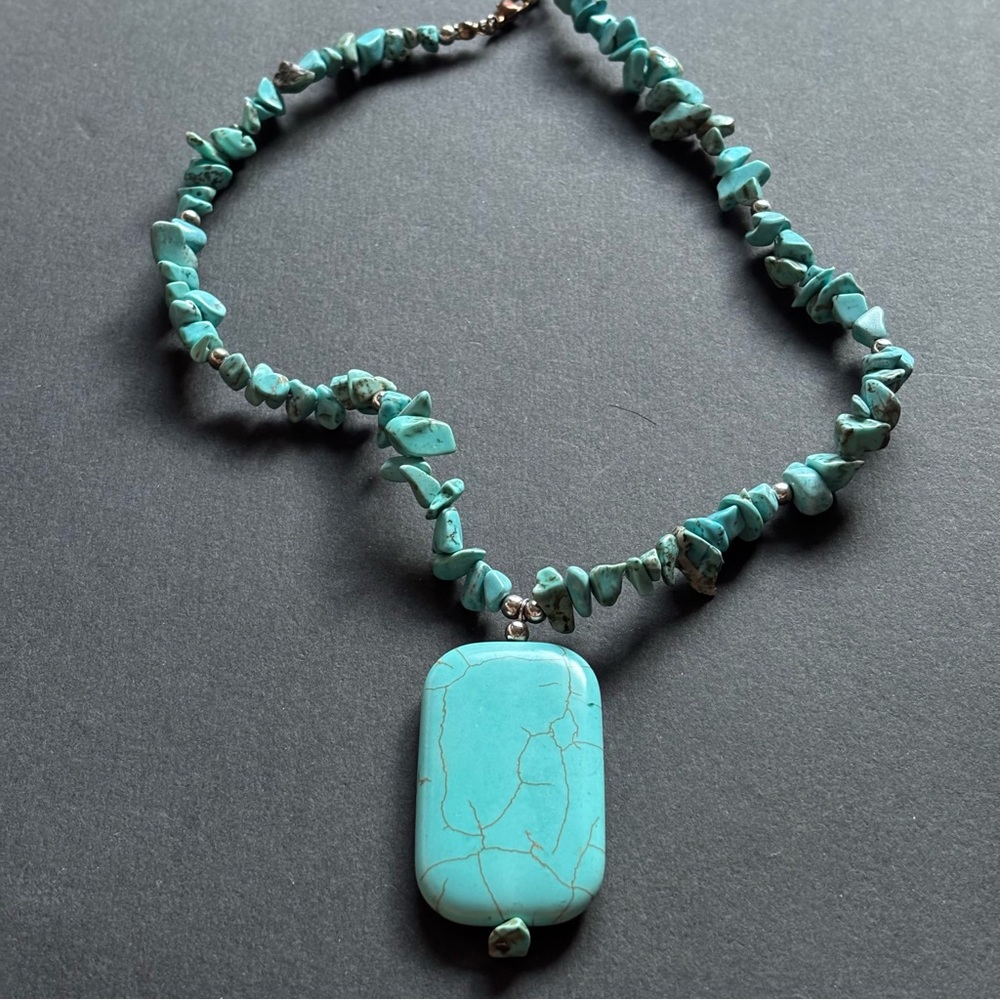 Turquoise & Howlite Pendant Necklace | 16 IN Boho Chip Chain